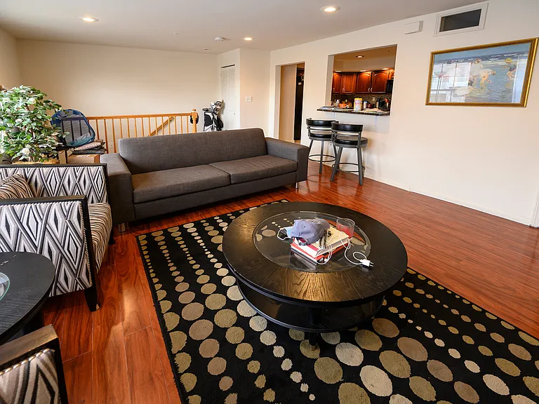 67 Vaughan Dr #4 — Photo 1