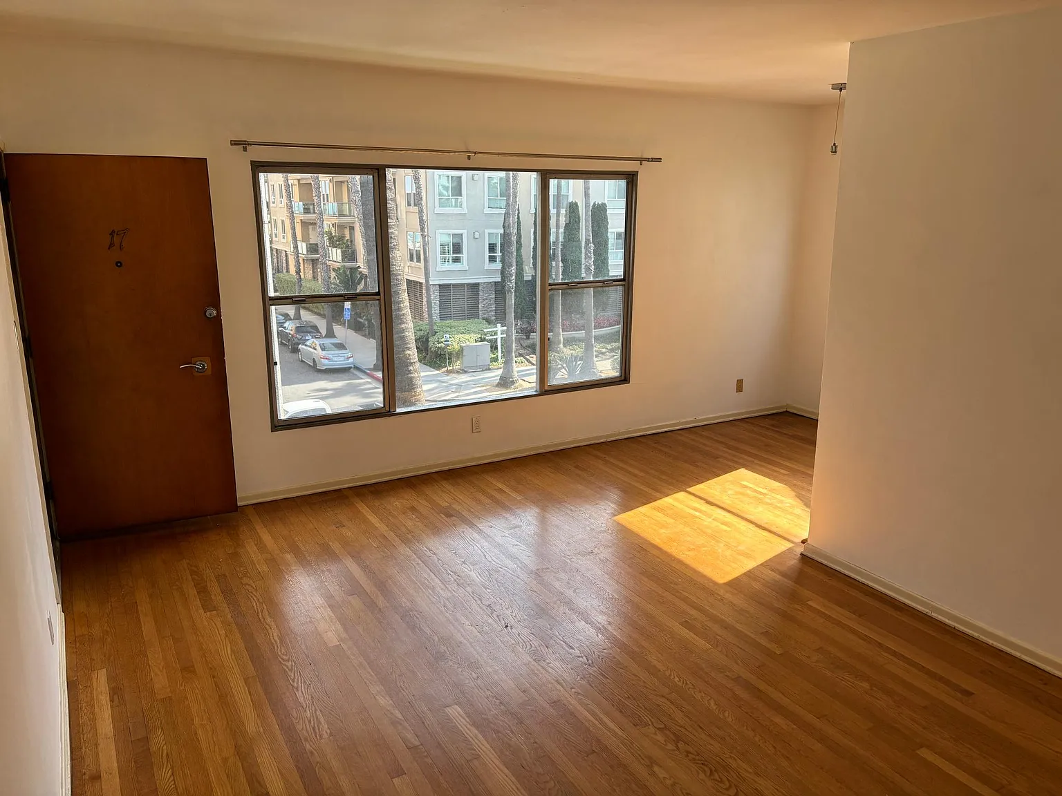 1 bed, 700 sqft, $2,195 — Photo 4