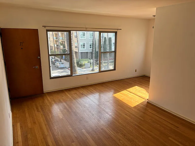 1015 E Ocean Blvd #17 — Photo 4