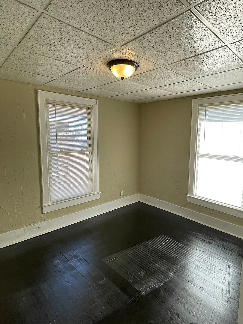 Newly Renovated Three Bedroom One Bath Upstairs Apartment — Photo 3