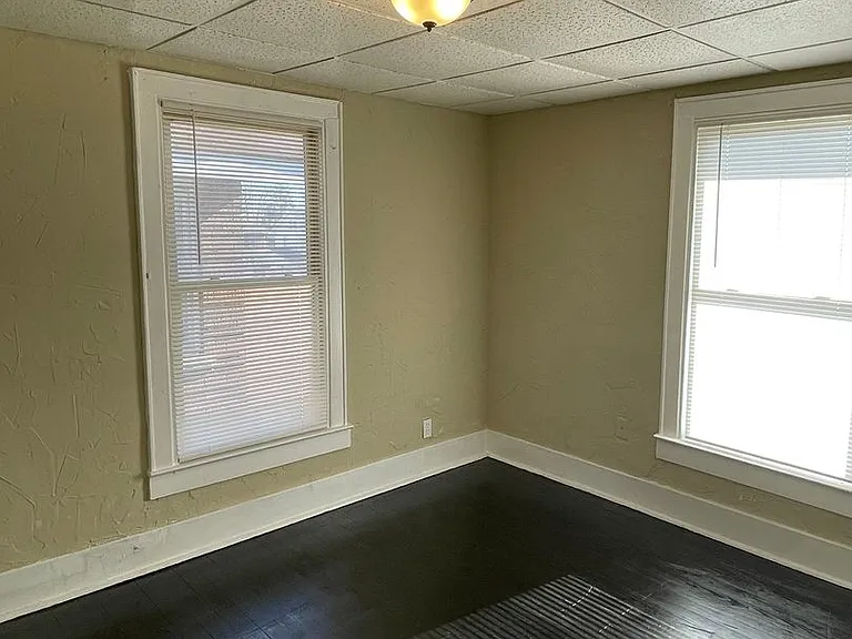 2228 Washington Ave — Photo 3
