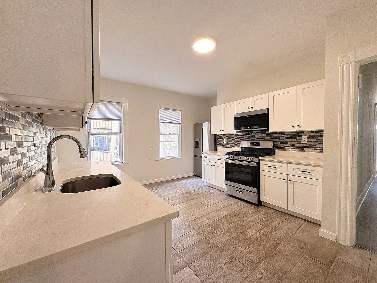 4 bed, 1300 sqft, $3,500 — Photo 2