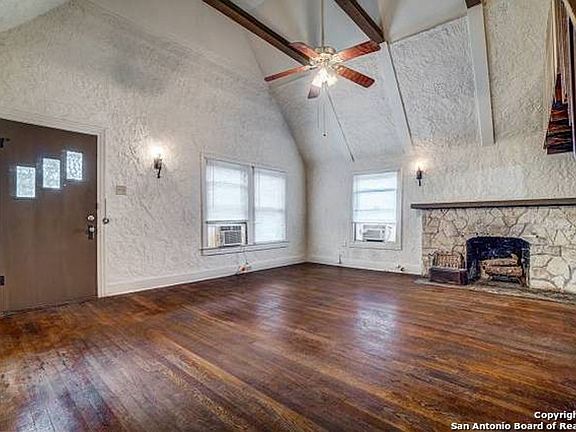 3rd image of 1653 W Mistletoe Ave