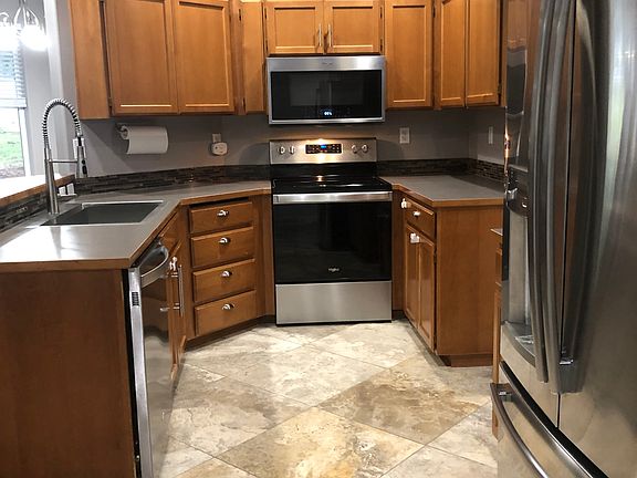 5th image of 7227 112th St E