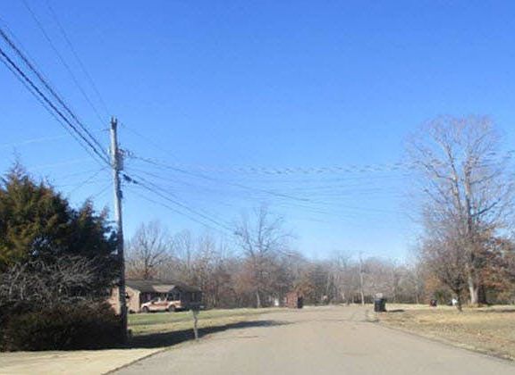 2nd image of 448 River Oaks Dr