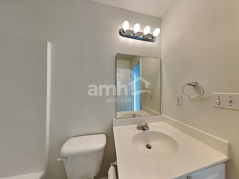 604 Lake Lennox Dr — Photo 16