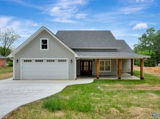 384 Nixon Dr, Guntersville, AL 35976