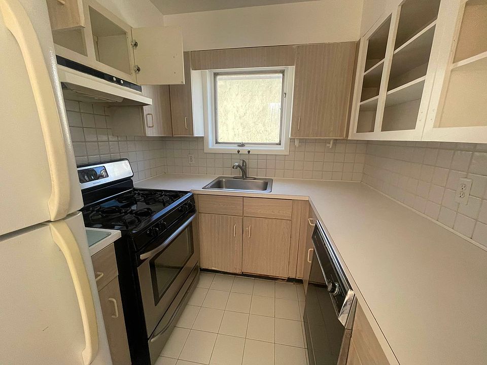 1st image of 12-11 121st St #1