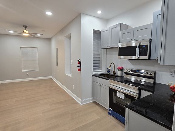 4th image of 6141 Upland St #2