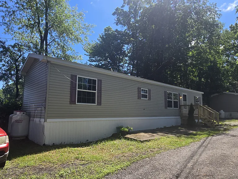 107 Rayewood Dr — Photo 3