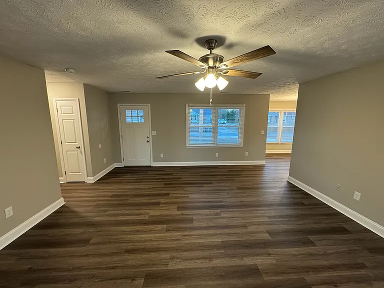139 Thornbird Dr — Photo 4