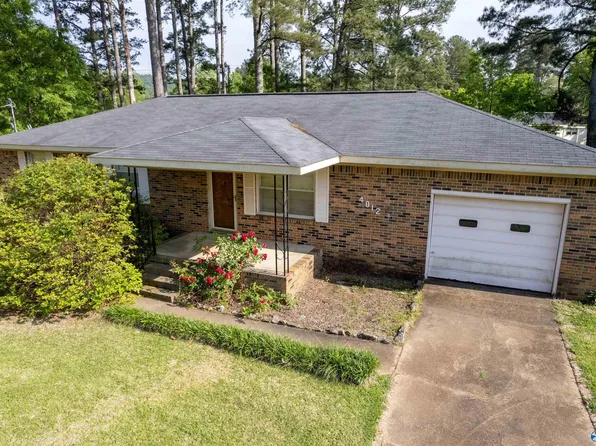 4012 Oliver St, Rainbow City, AL 35906