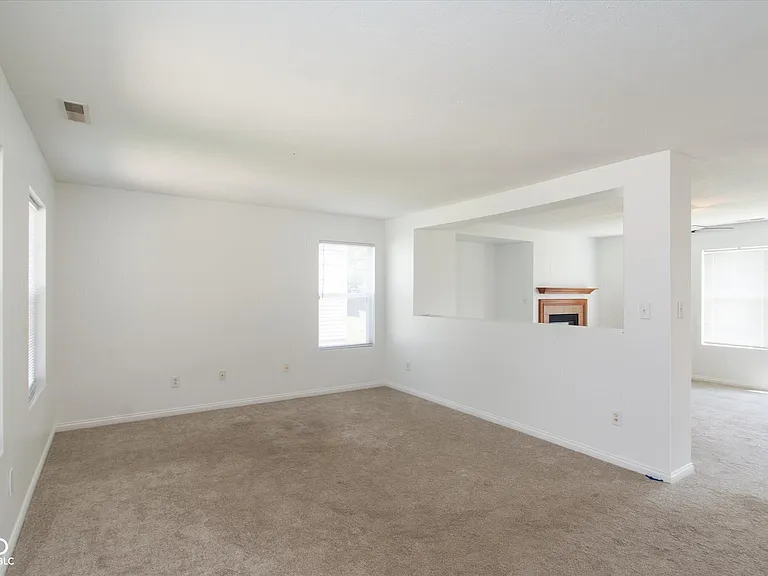11217 Candice Dr — Photo 10