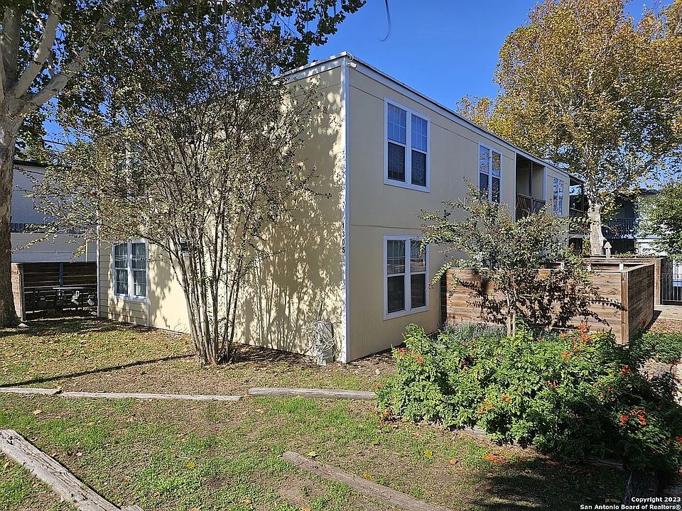 1st image of 1305 E Mulberry Ave APT 3