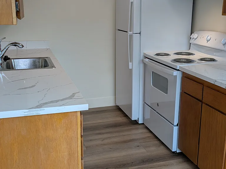 1037 Grand Ave #2 — Photo 10