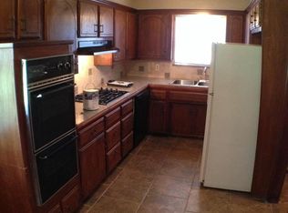 1017 NW 2nd St, Moore, OK 73160