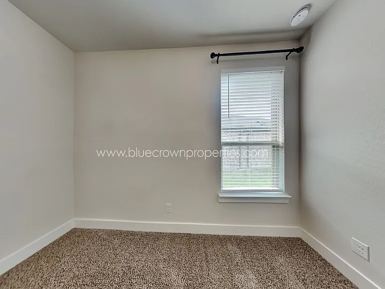 606 Taylor Dr — Photo 13