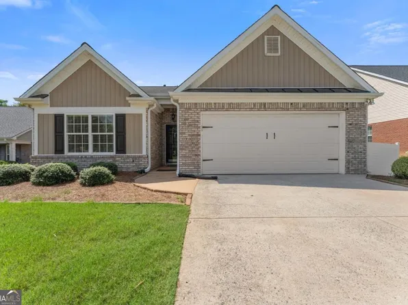 316 Lakeview Bend Cir, Jefferson, GA 30549