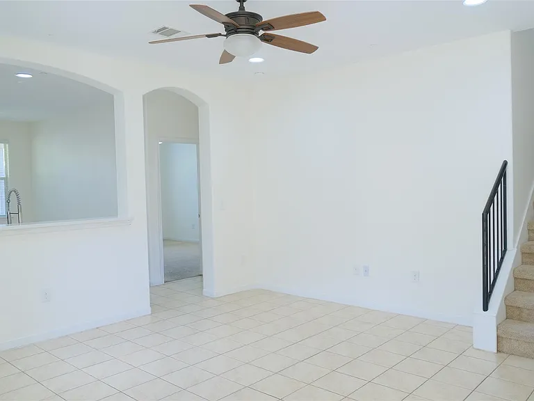 2880 Donnell Dr #801 — Photo 7