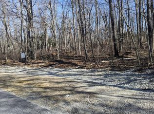 4 Fox Run Ridge Rd, Sapphire, NC 28774