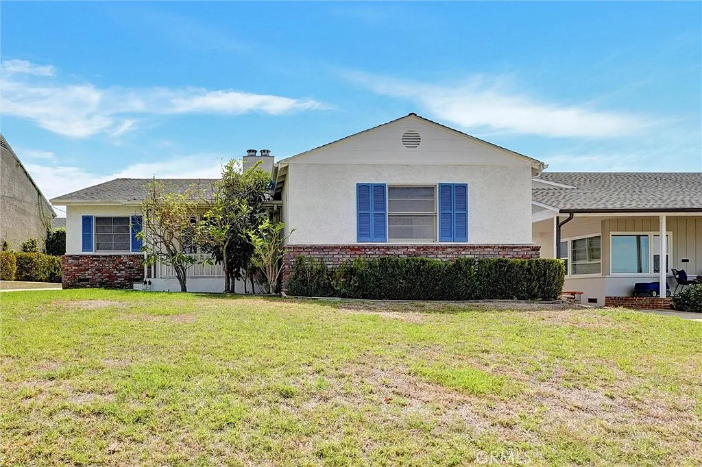 3 bed, 2.5 bath, 1885 sqft, $6,500 — Photo 2
