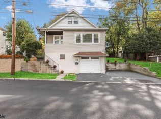 9 Mount Pleasant Ave, Woodland Park, NJ 07424