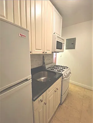 Rented by Compass | media 19