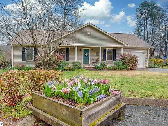 3rd image of 6 Yonah Ct