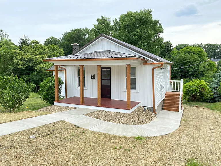 83 Prospect Ave — Photo 1