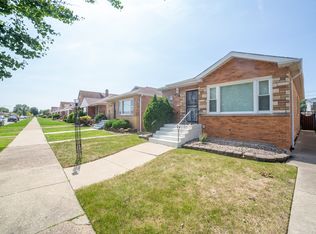 8116 S Sacramento Ave, Chicago, IL 60652