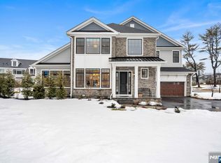 61 Woodmont Circle Riv, Westwood, NJ 07675