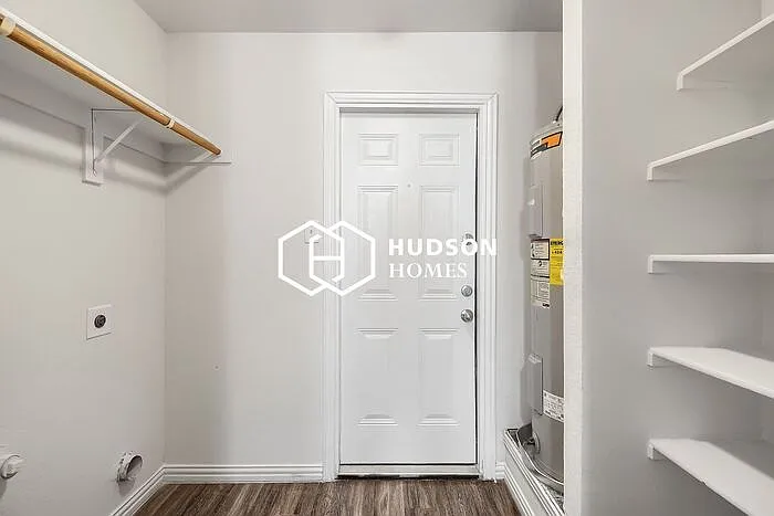4303 Jamaica St — Photo 11