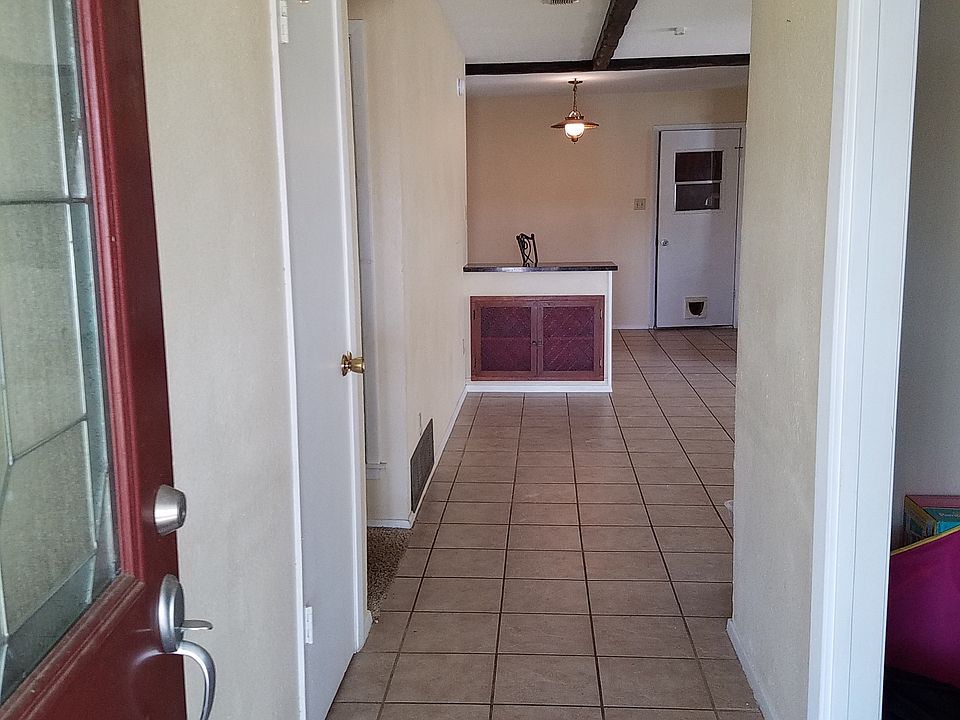 1st image of 2203 SE 9th St
