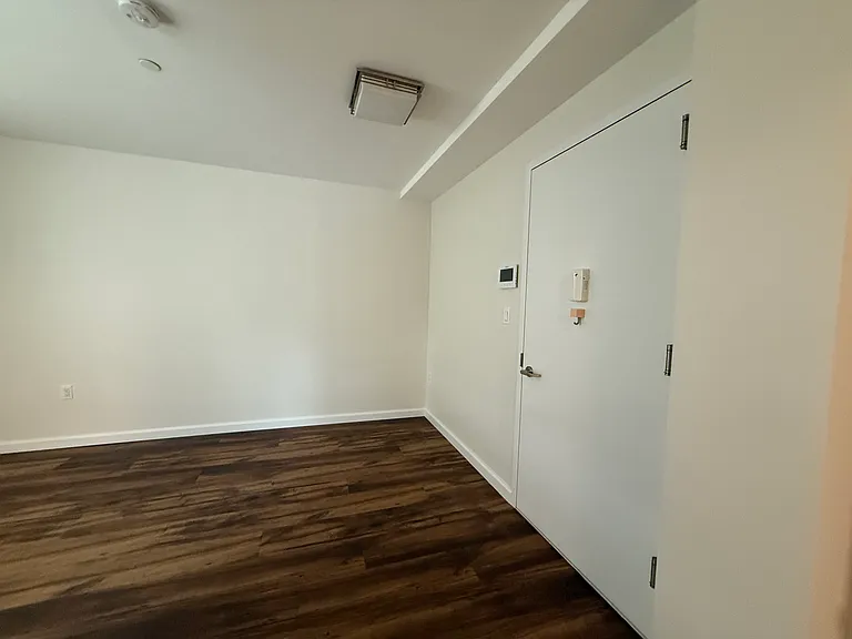 139 Windsor Rd #2C — Photo 12