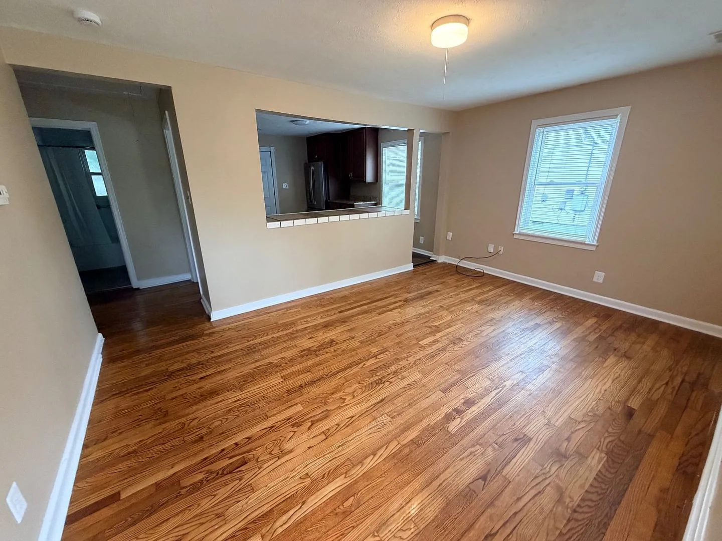Great 2BR house with garage! — Photo 2