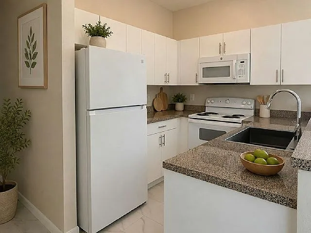 Studio, $2,500 — Photo 2