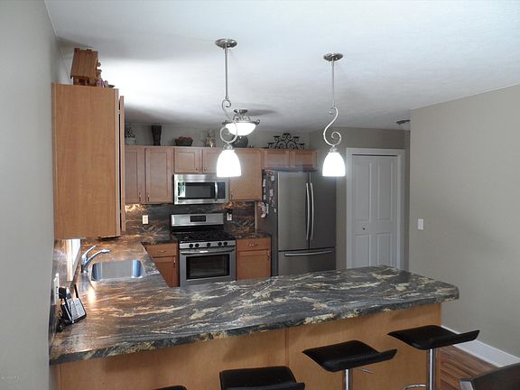 3rd image of 920 Tibalew Dr NE