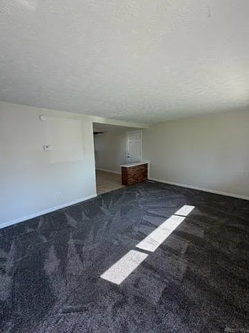 3 bed, 2.0 bath, 1080 sqft, $1,375 — Photo 3