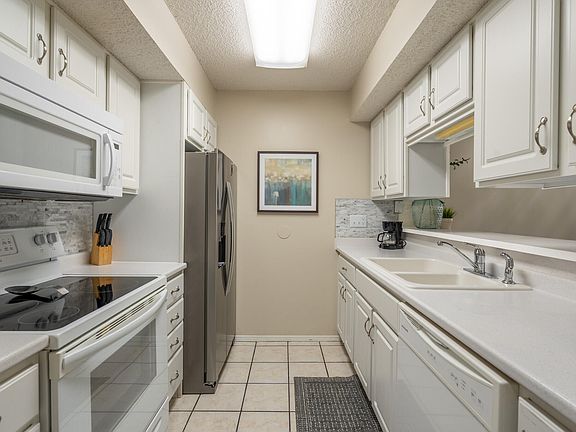 3rd image of 246 Turnberry Drive Apt 2 BLDG 16