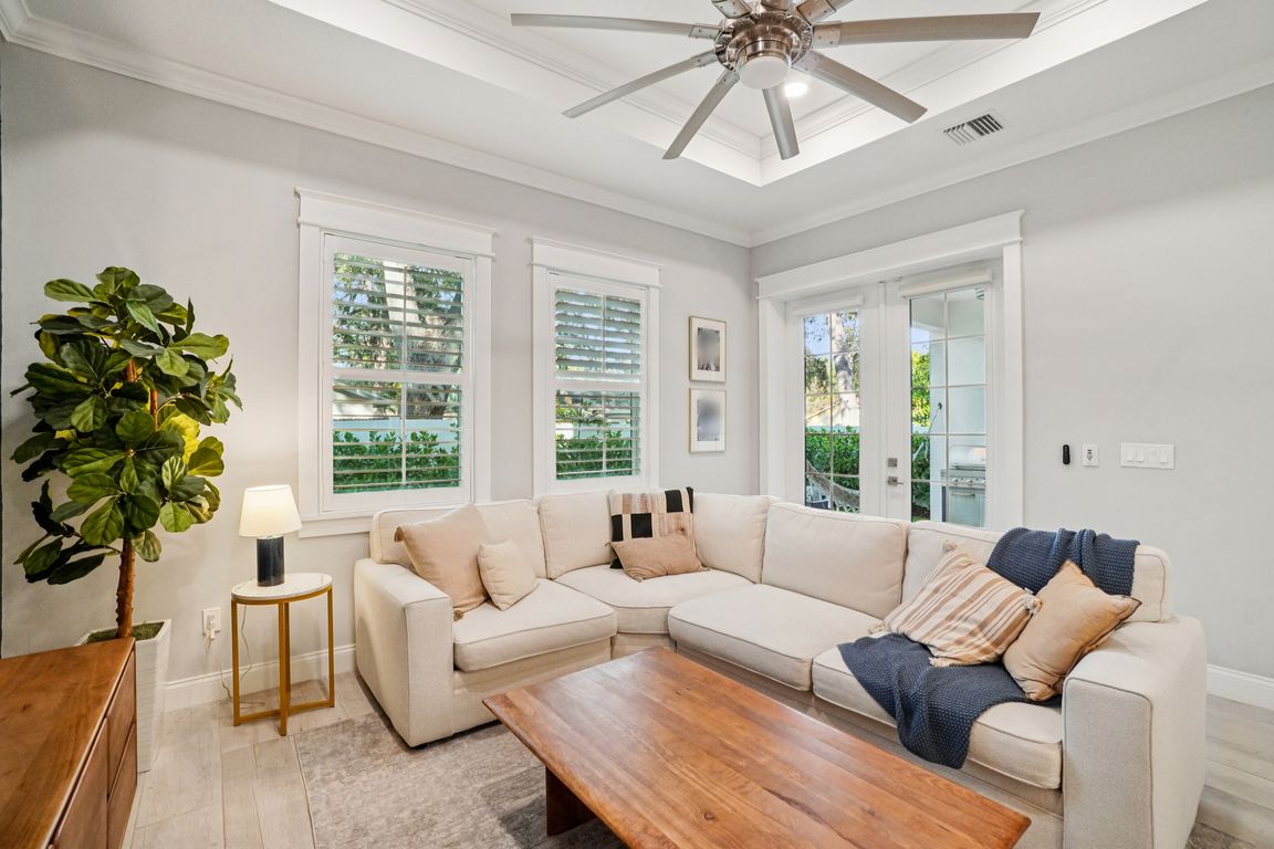 next background image