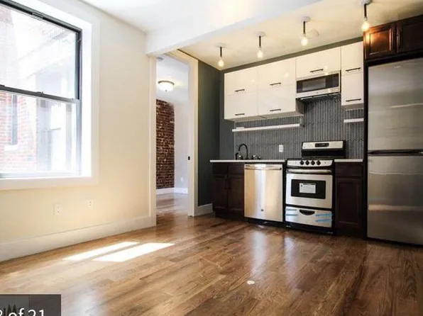 1600 Macombs Rd, Bronx, NY 10452