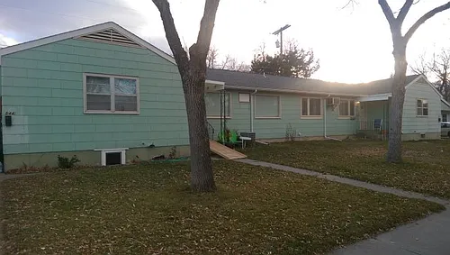 544 1/2 Avenue E E Photo 1