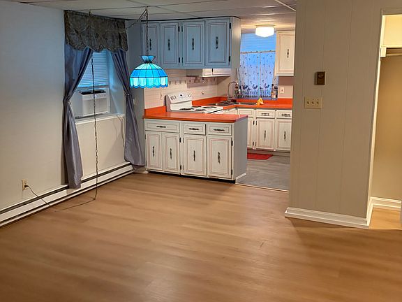 4th image of 6 Riverview Ave