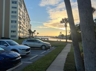 4700 Cove Cir APT 102, Saint Petersburg, FL 33708