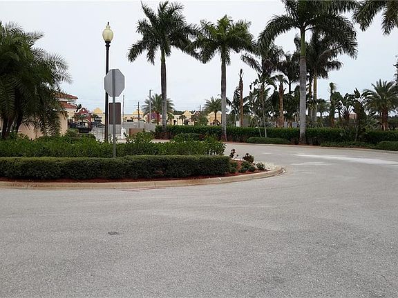 4th image of 8906 Via Isola Ct