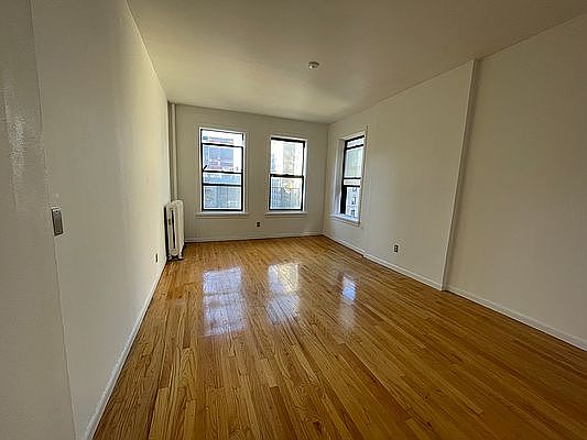 1st image of 214 W 92nd St APT 6B