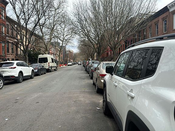 5th image of 358 Quincy St