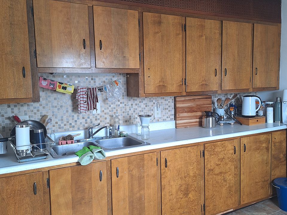 1st image of 131 Russell St #3