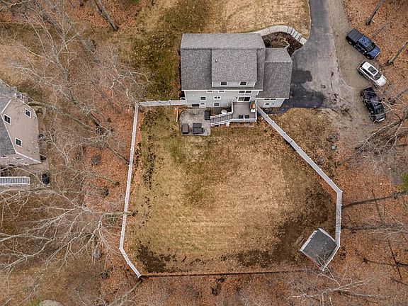 2nd image of 18 Piscataqua Road