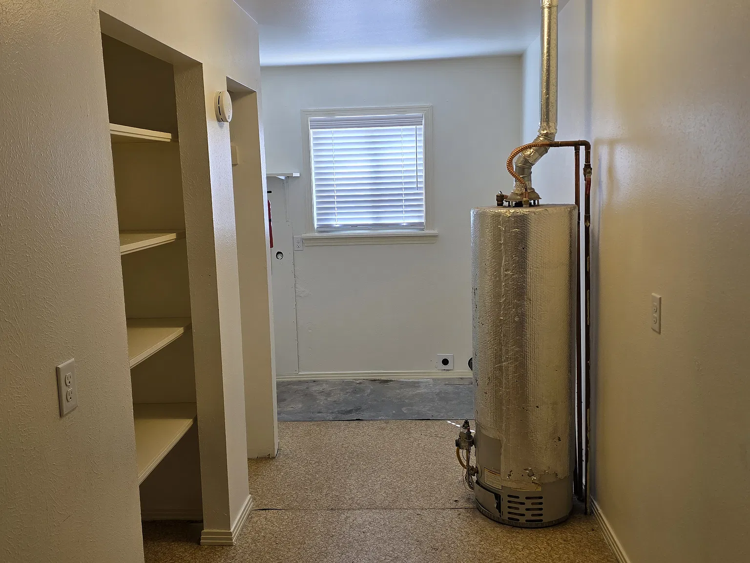4 bed, 1986 sqft, $2,800 — Photo 4